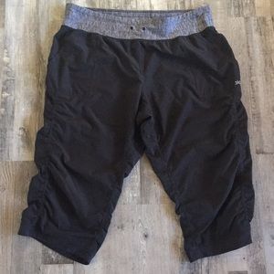 Lukka capri track pants, very comfortable